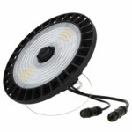 Malaga LED high-bay schuin van onderen met de LED-module en aansluitkabels